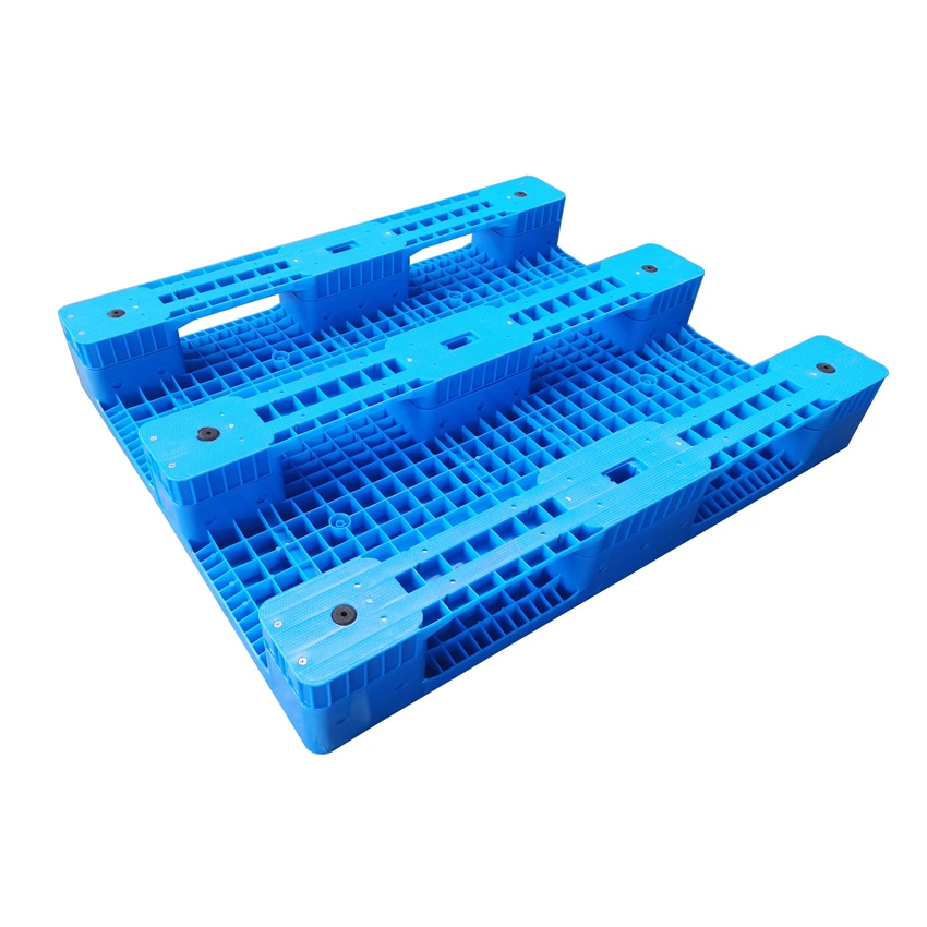 China Factory Cheap Price Steel Tube Reinforced Closed Flat Top 3 Skates Flat Bottom Plastic Pallet